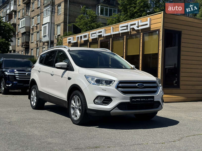 Внедорожник / Кроссовер Ford Kuga 2019 в Киеве
