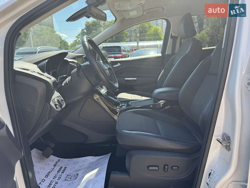 Внедорожник / Кроссовер Ford Kuga 2019 в Киеве