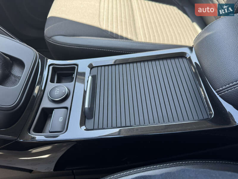 Внедорожник / Кроссовер Ford Kuga 2019 в Киеве