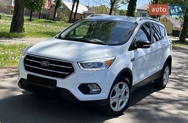 Внедорожник / Кроссовер Ford Kuga 2017 в Мукачево