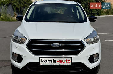 Внедорожник / Кроссовер Ford Kuga 2017 в 