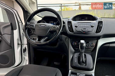Внедорожник / Кроссовер Ford Kuga 2017 в 