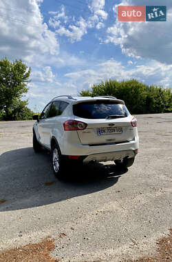 Внедорожник / Кроссовер Ford Kuga 2012 в 