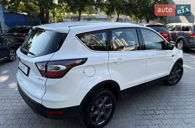 Внедорожник / Кроссовер Ford Kuga 2017 в 
