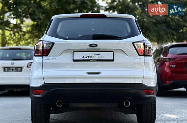 Внедорожник / Кроссовер Ford Kuga 2017 в 
