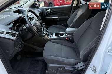 Внедорожник / Кроссовер Ford Kuga 2017 в 