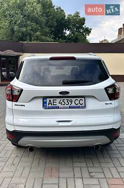 Внедорожник / Кроссовер Ford Kuga 2019 в 