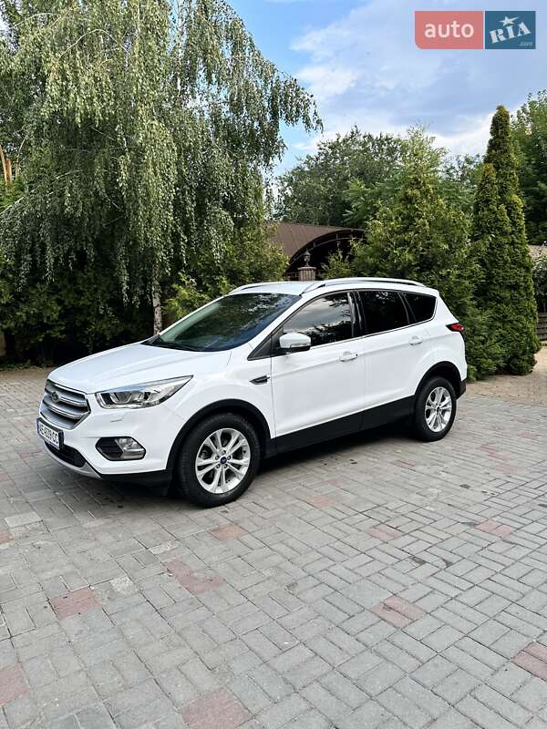 Внедорожник / Кроссовер Ford Kuga 2019 в Днепре