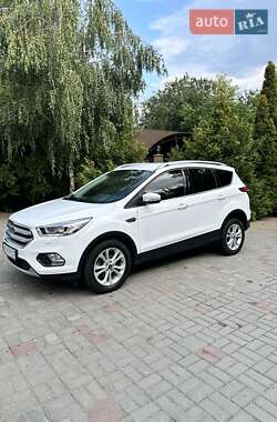 Внедорожник / Кроссовер Ford Kuga 2019 в 