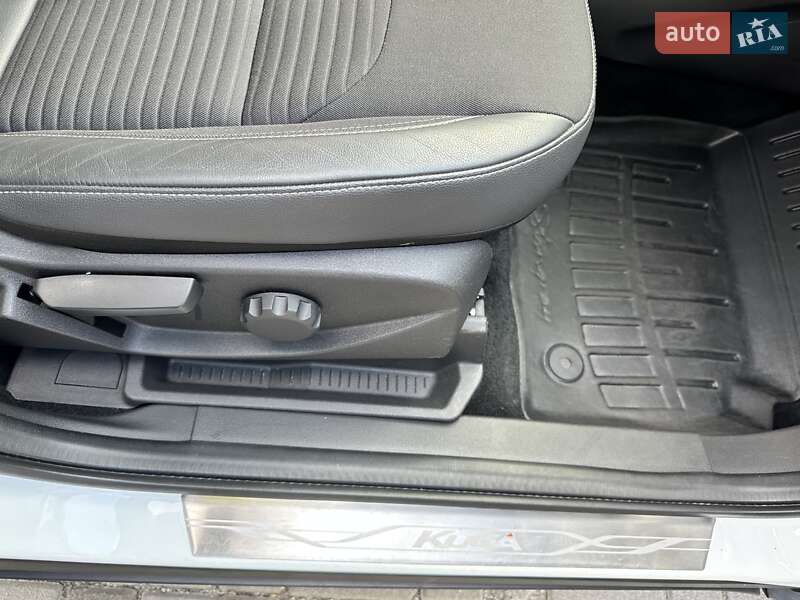 Внедорожник / Кроссовер Ford Kuga 2019 в Днепре