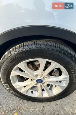 Внедорожник / Кроссовер Ford Kuga 2019 в 