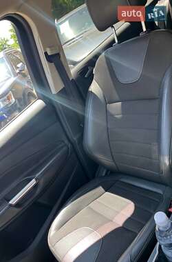 Внедорожник / Кроссовер Ford Kuga 2013 в 