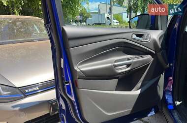 Внедорожник / Кроссовер Ford Kuga 2013 в 