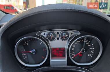 Внедорожник / Кроссовер Ford Kuga 2012 в 