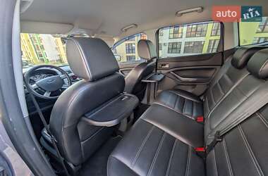 Внедорожник / Кроссовер Ford Kuga 2012 в 