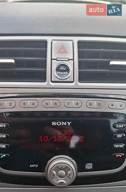 Внедорожник / Кроссовер Ford Kuga 2012 в 