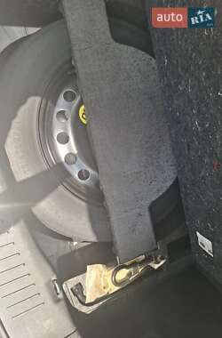 Внедорожник / Кроссовер Ford Kuga 2012 в 