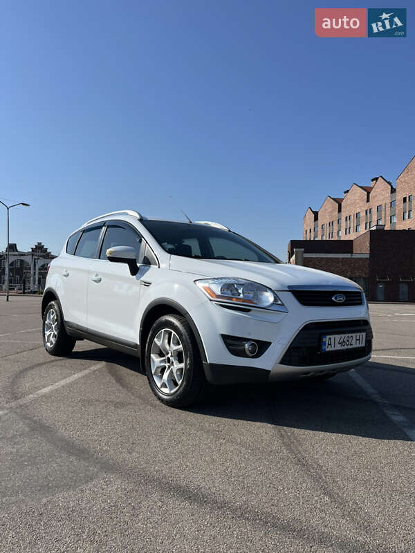 Внедорожник / Кроссовер Ford Kuga 2010 в 