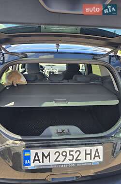 Внедорожник / Кроссовер Ford Kuga 2011 в 