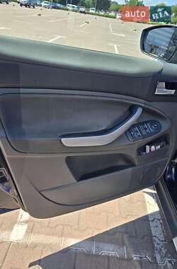 Внедорожник / Кроссовер Ford Kuga 2011 в 