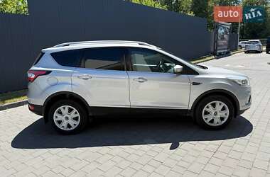 Внедорожник / Кроссовер Ford Kuga 2019 в 