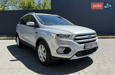 Внедорожник / Кроссовер Ford Kuga 2019 в 