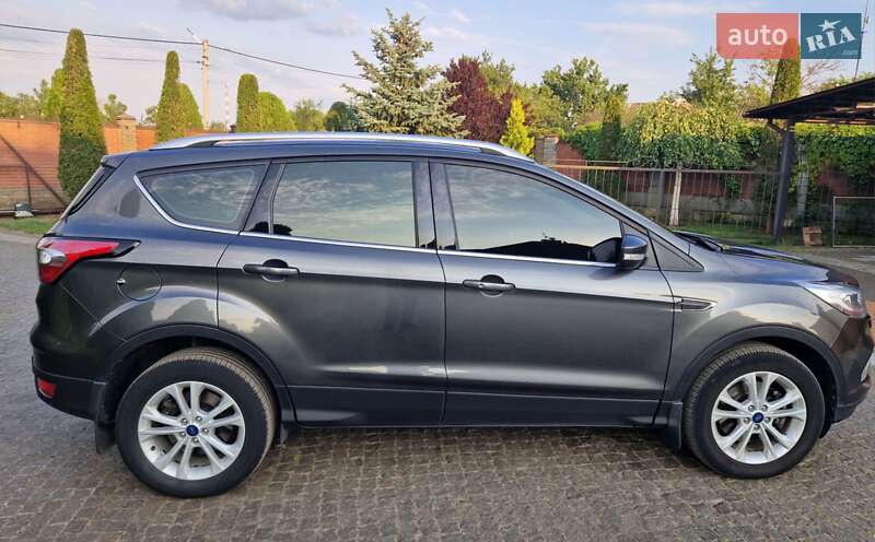 Внедорожник / Кроссовер Ford Kuga 2019 в Петриковке