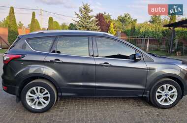 Внедорожник / Кроссовер Ford Kuga 2019 в 