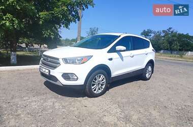Внедорожник / Кроссовер Ford Kuga 2017 в 