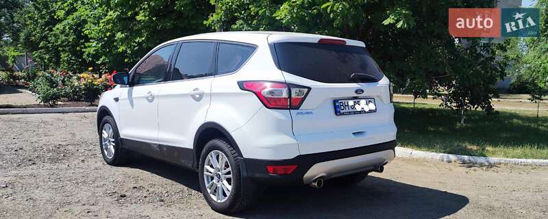 Внедорожник / Кроссовер Ford Kuga 2017 в Болграде