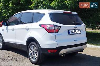 Внедорожник / Кроссовер Ford Kuga 2017 в 