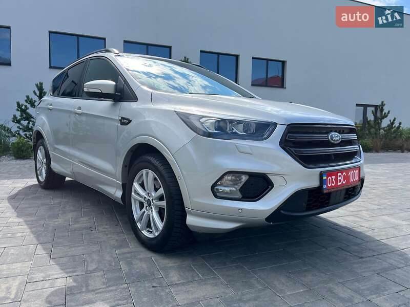 Внедорожник / Кроссовер Ford Kuga 2019 в Луцке