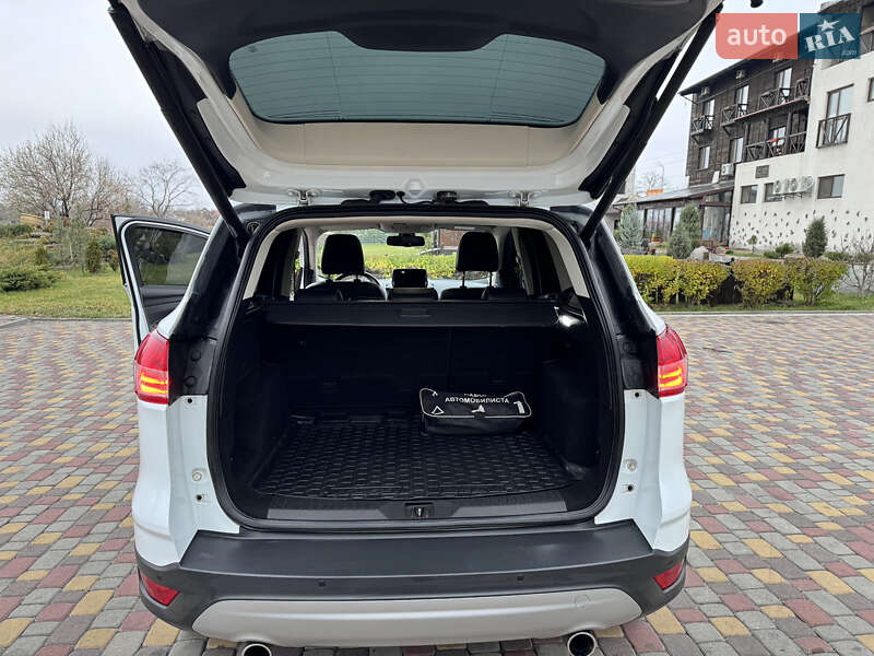 Внедорожник / Кроссовер Ford Kuga 2013 в Павлограде