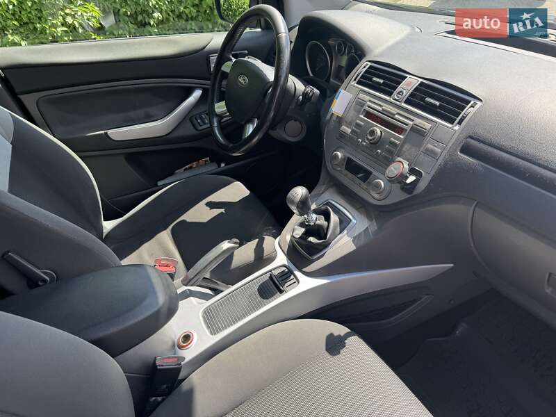 Позашляховик / Кросовер Ford Kuga 2012 в Чернівцях