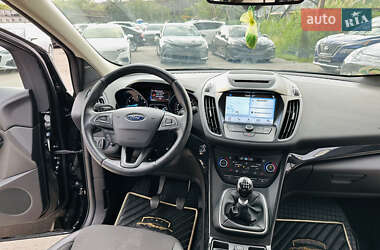 Внедорожник / Кроссовер Ford Kuga 2018 в 