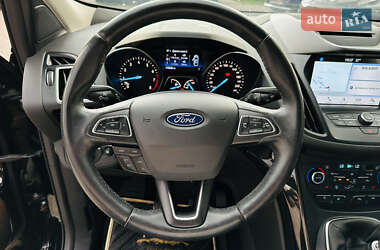 Внедорожник / Кроссовер Ford Kuga 2018 в 