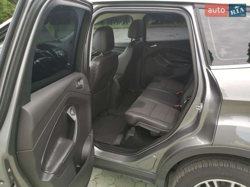 Внедорожник / Кроссовер Ford Kuga 2014 в Дубно