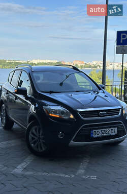 Позашляховик / Кросовер Ford Kuga 2011 в 