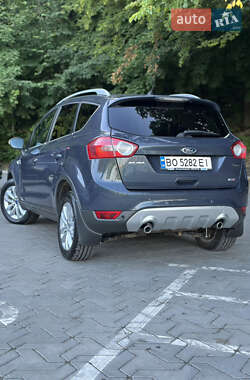 Позашляховик / Кросовер Ford Kuga 2011 в 