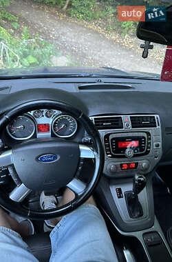 Позашляховик / Кросовер Ford Kuga 2011 в 