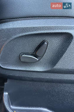 Позашляховик / Кросовер Ford Kuga 2011 в 