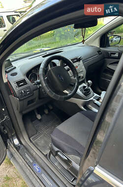 Позашляховик / Кросовер Ford Kuga 2012 в 