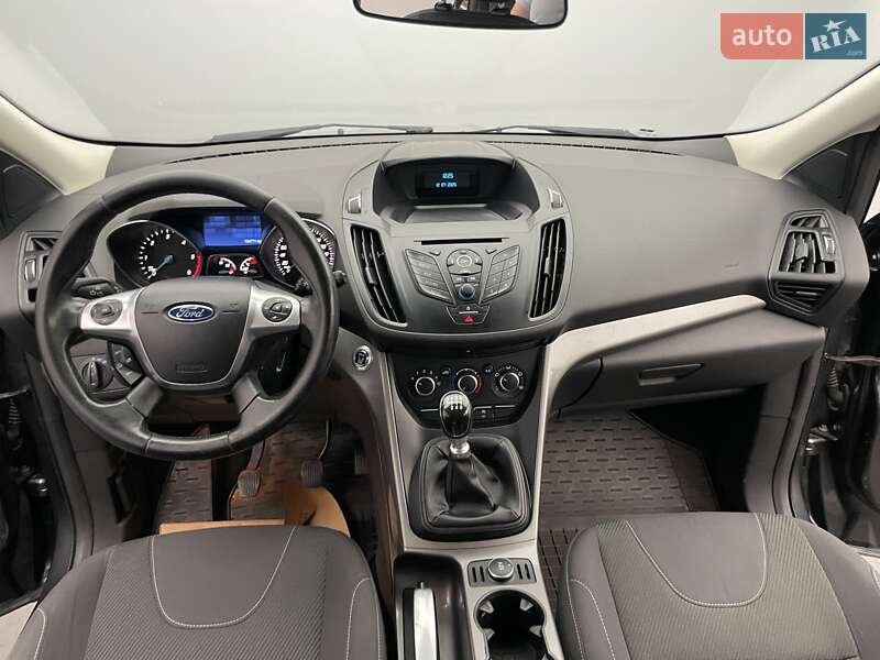 Позашляховик / Кросовер Ford Kuga 2015 в Києві