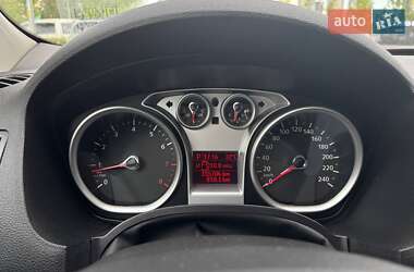 Внедорожник / Кроссовер Ford Kuga 2012 в 