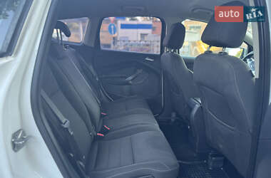 Внедорожник / Кроссовер Ford Kuga 2016 в 