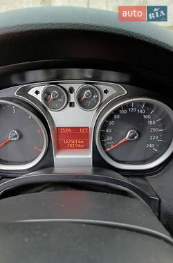 Внедорожник / Кроссовер Ford Kuga 2012 в 