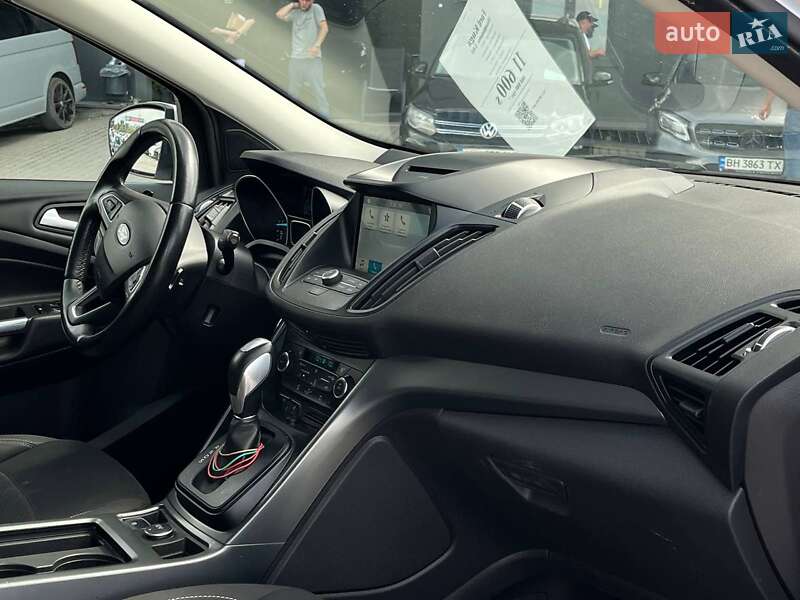 Внедорожник / Кроссовер Ford Kuga 2017 в Львове