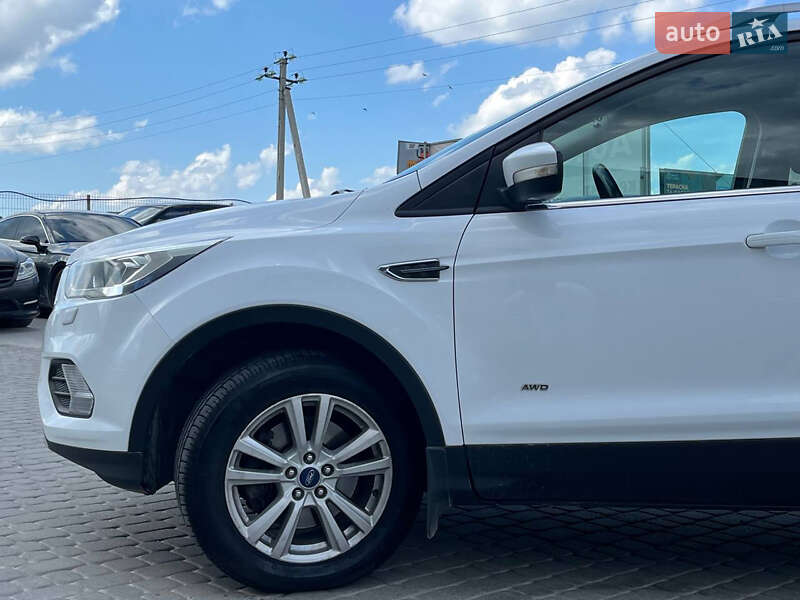 Внедорожник / Кроссовер Ford Kuga 2017 в Львове