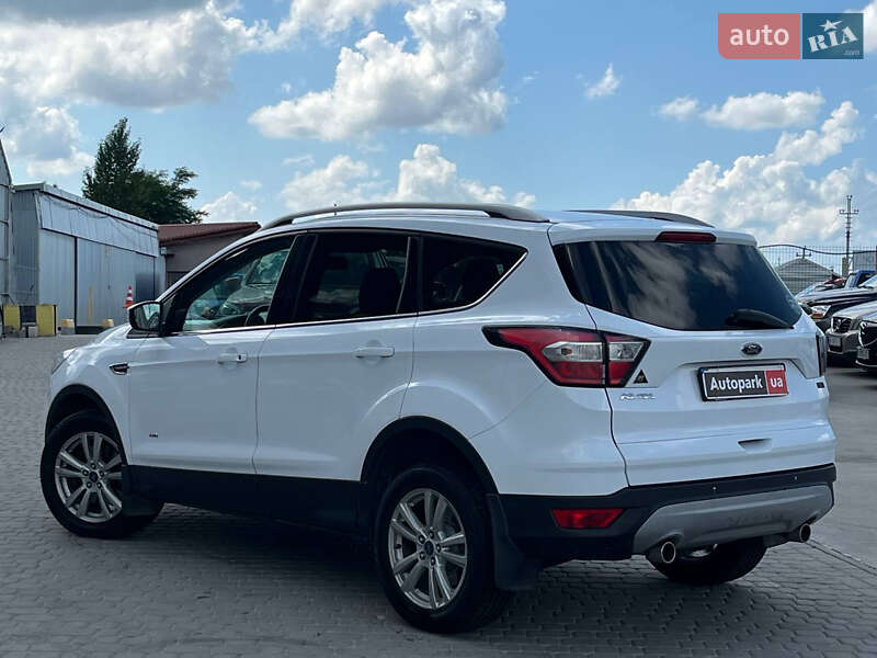 Внедорожник / Кроссовер Ford Kuga 2017 в Львове