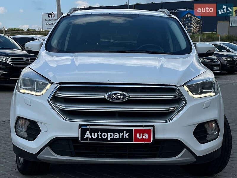 Внедорожник / Кроссовер Ford Kuga 2017 в Львове